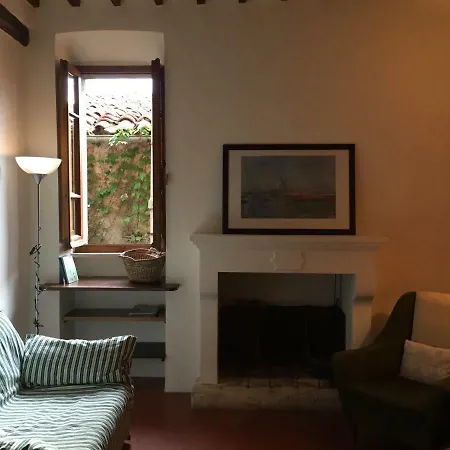 Casa Vicolo Dell'assedio 펜션 *